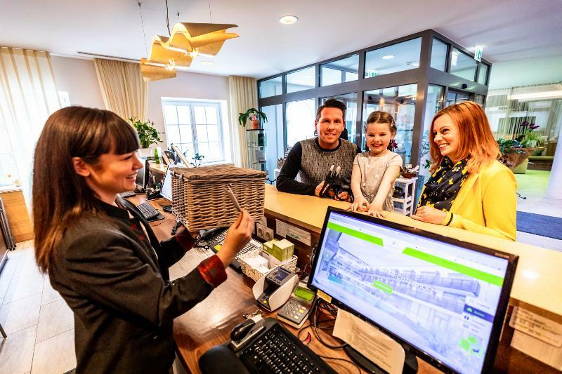 Lambrechterhof - Das Naturparkhotel ザンクト・ランブレヒット エクステリア 写真